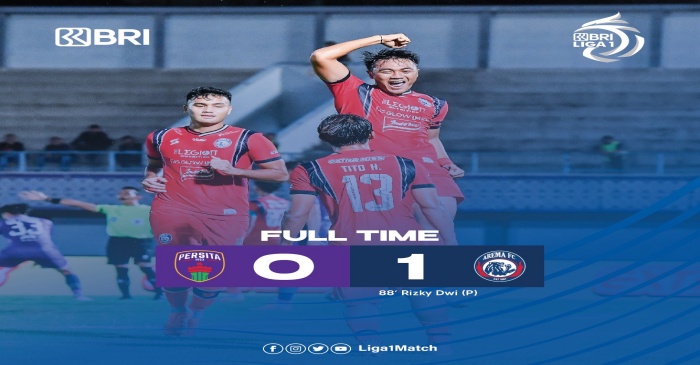 Arema FC berhasil meraih kemenangan penting 1-0 di kandang Persita Tangerang. - Image