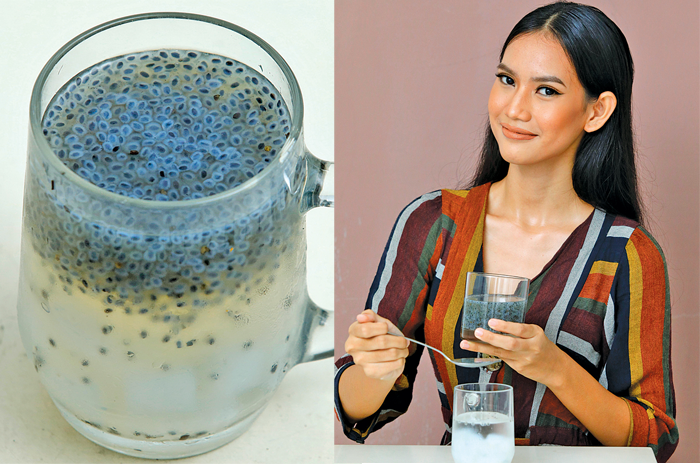 NIKMAT BERKHASIAT: Ratu Tasqia Nazwa menikmati miuman dari biji selasih yang punya julukan biji ajaib. Karena menjadi sumber energi bernilai gizi tinggi dan mampu mendongkrak sistem imunitas. - Image