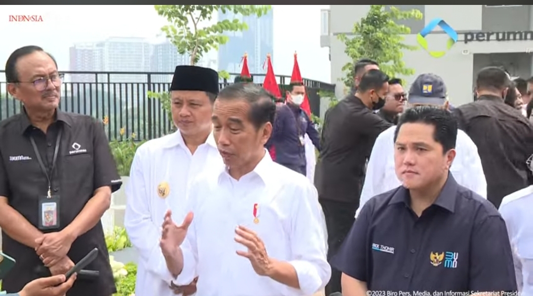 Presiden Joko Widodo (Jokowi) meresmikan Hunian Milenial Indonesia, yang berlokasi di Rusun Semesta Mahata, Depok, Jawa Barat, Kamis (13/4). - Image