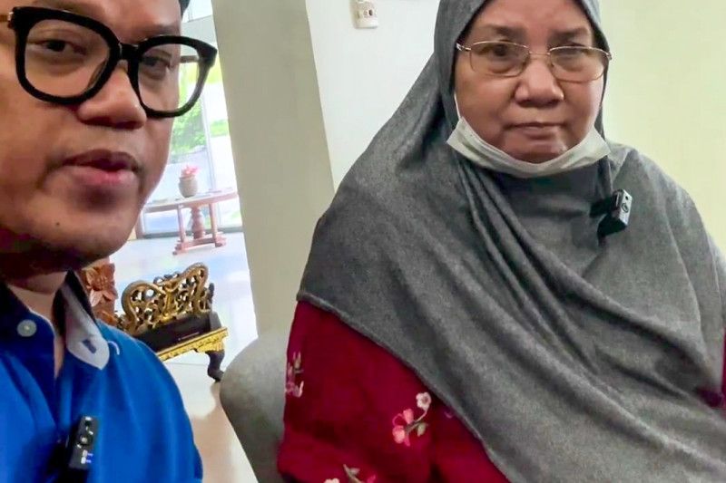 Tangkapan layar video Uya Kuya bersama PMI Asal Bondowoso, saat ditemui di KBRI Malaysia. - Image