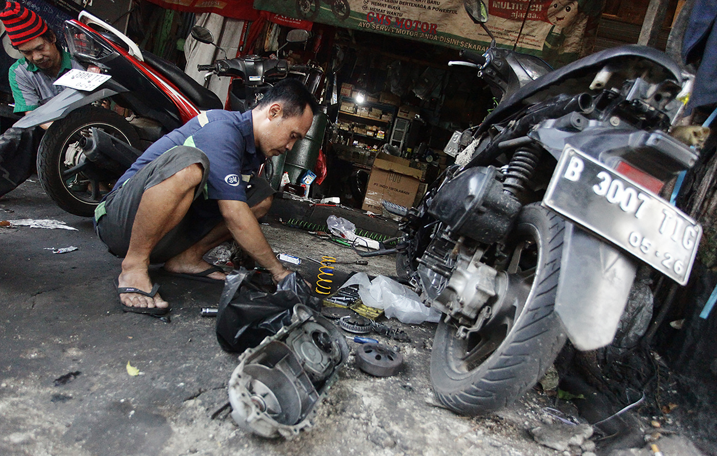 Bengkel Motor Kebanjiran Pelanggan Jelang Mudik - Image