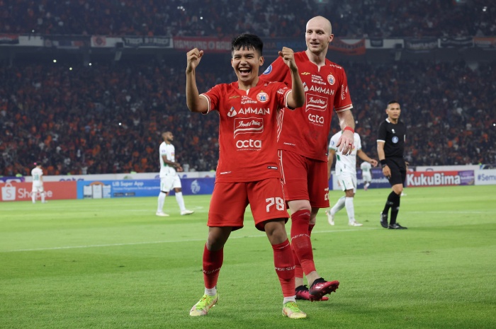 witan Sulaeman dan Michael Krmencik menjadi dua tokoh penting saat Persija Jakarta memutus rekor negatif musim lalu. - Image