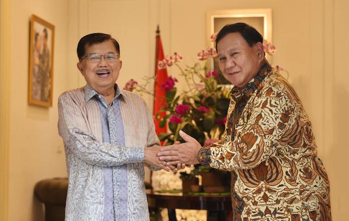 Ketua Umum Partai Gerindra Prabowo Subianto berkunjung ke kediaman mantan Wakil Presiden Jusuf Kalla (JK) di Jalan Brawijaya Raya, Kebayoran Baru, Jakarta Selatan, Selasa (2/5). (Istimewa) - Image