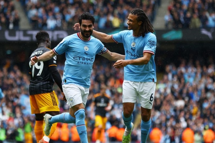Ilkay Gundogan mencetak dua gol ke gawang Leeds United. Torehan itu membuat Man City masih memimpin klasemen Liga Inggris. - Image