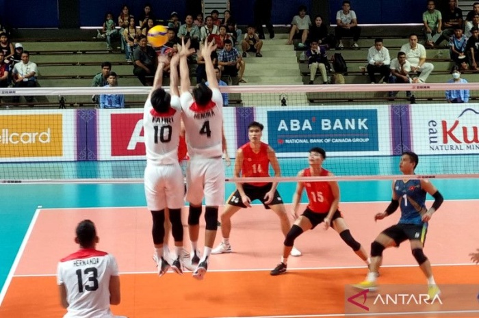 Tim voli Indonesia berhasil melaju ke final setelah menyudahi perlawanan Vietnam 3-0 (30-28, 25-19, 25-18). - Image