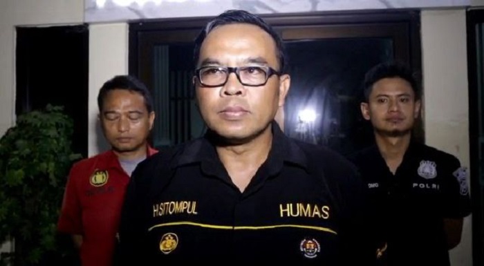 Kepala Seksi Humas Polres Metro Bekasi AKP Hotma Sitompul. Kepolisian Polres Metro Bekasi memeriksa terlapor kasus staycation berinisial B. - Image