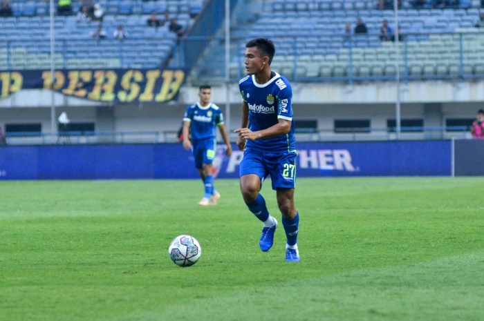 Zalnando saat membela Persib Bandung musim lalu. Dia mendapat perpanjangan kontrak hingga tiga tahun. - Image