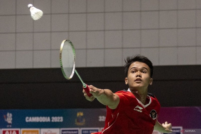 Christian Adinata lolos ke final tunggal putra SEA Games 2023. Dia akan menjalani laga All Indonesia Final kontra Chico Aura Dwi Wardoyo, Selasa (16/5). - Image