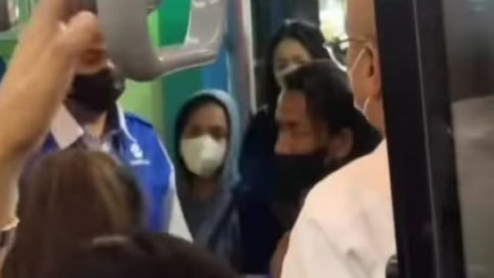 Pelecehan seksual kembali terjadi di dalam bus Transjakarta - Image