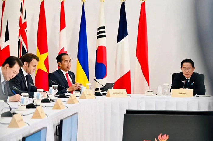 Presiden Jokowi saat menghadiri KTT G7 sesi kesembilan di Hiroshima, Jepang. - Image