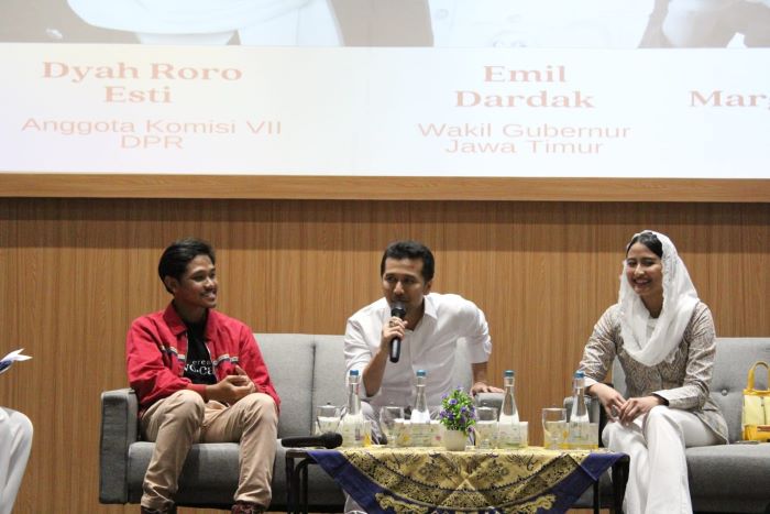 Diskusi pemuda Surabaya bersama Gagasan Indonesia berkolaborasi dengan Edupolithink dan Himpunan Mahasiswa Politik Universitas Airlangga. - Image