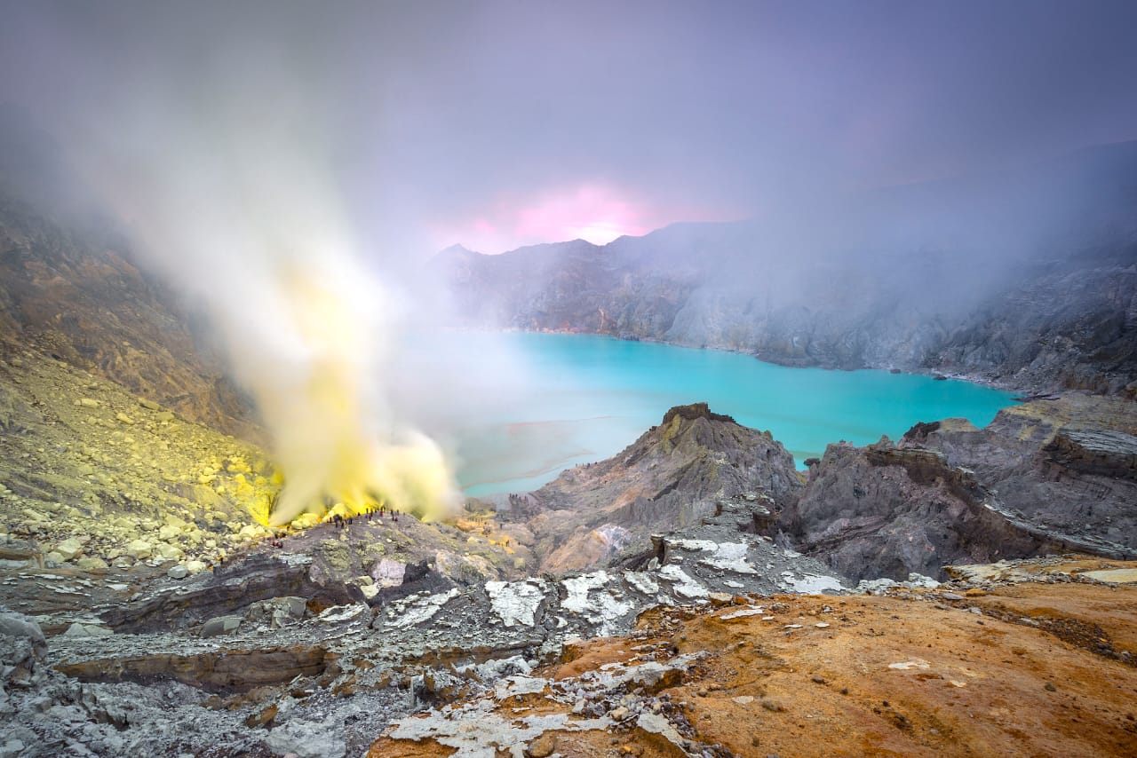 Kawah Gunung Ijen di Banyuwangi, Jawa Timur. (Istimewa) - Image