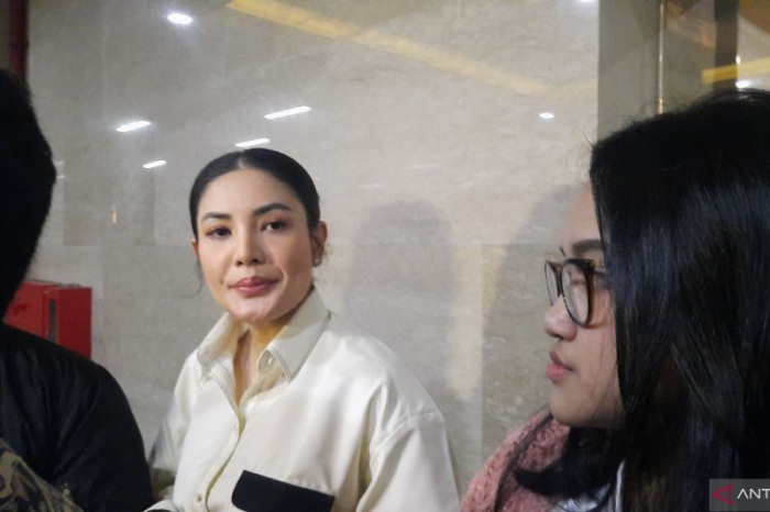 Nindy Ayunda diperiksa soal Dito Mahendra. (ANTARA) - Image