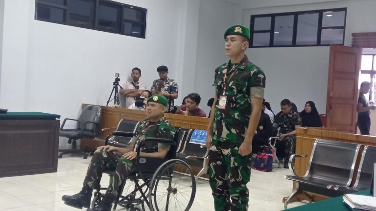 Dua oknum TNI AD yang membawa sabu 75 kg dan 40 ribu butir ekstasi divonis penjara seumur hidup. - Image