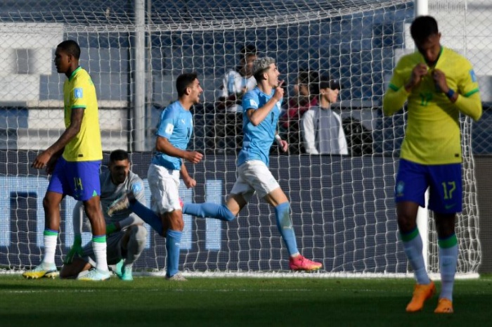 Pemain timnas Israel U-20, Dor David Turgeman (dua kanan) merayakan gol penentu kemenangan timnya atas Brasil U-20 di Piala Dunia U-20 2023. - Image