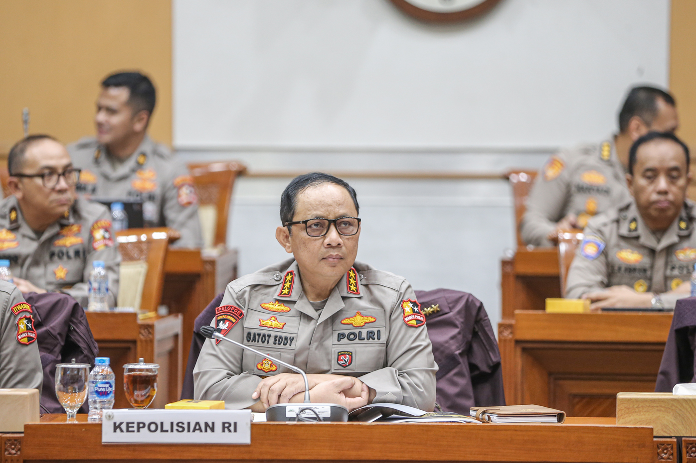 Wakapolri Komjen Gatot Eddy Pramono saat menghadiri rapat dengan pendapat dengan Komisi III DPR di Gedung Nusantara II Senayan, Jakarta, Senin (5/6/23). Rapat membahas mengenai anggaran dan evaluasi Kepolisian 2023.  FOTO: HENDRA EKA/JAWA POS - Image