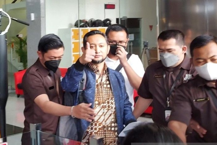 Kepala Kantor Bea dan Cukai Makassar Andhi Pramono (kedua dari kiri). - Image