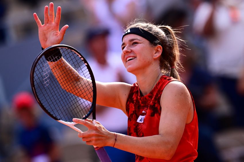 Karolina Muchova menantang ranking satu dunia Iga Swiatek di final Prancis Terbuka. - Image