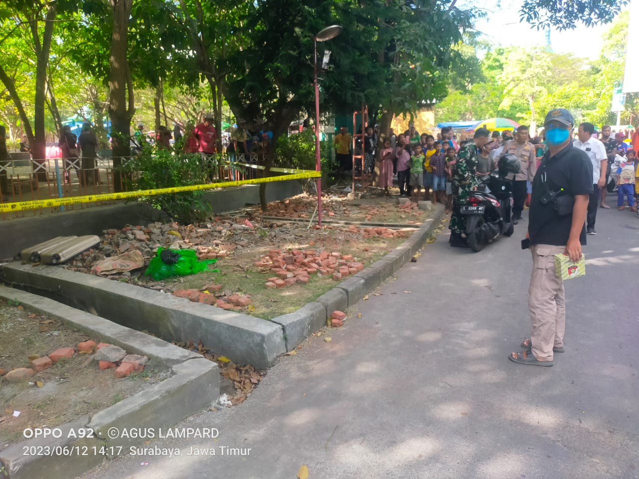 Penemuan kresek hijau diduga berisi potongan tubuh manusia di kawasan Kenjeran. - Image
