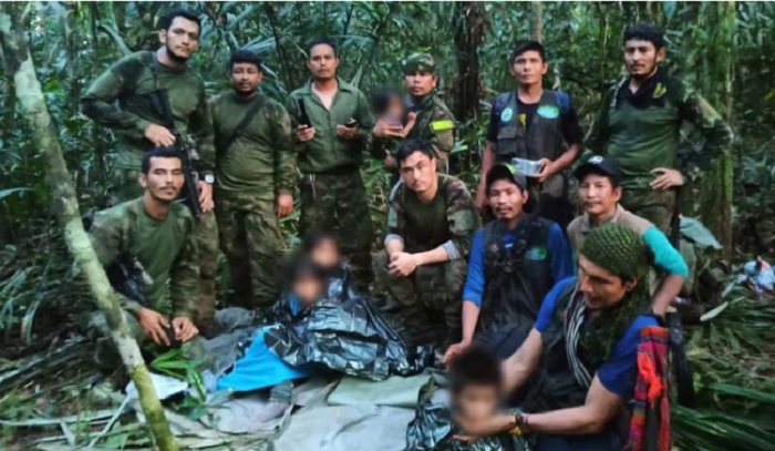 Empat anak yang mampu bertahan selama 40 hari di pedalaman hutan Amazon berhasil diselamatkan tim penyelamat terdiri dari militer dan relawan. Mereka diyakini memiliki kekuatan spiritual. - Image