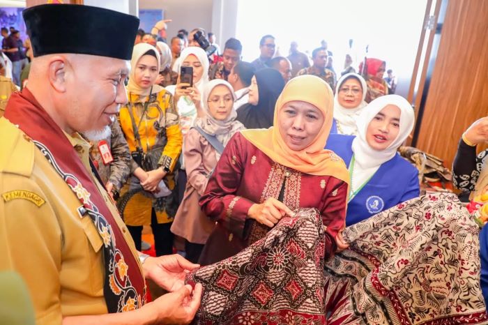 Gubernur Jawa Timur Khofifah Indar Parawansa memimpin misi dagang dan investasi di Provinsi Sumbar. - Image