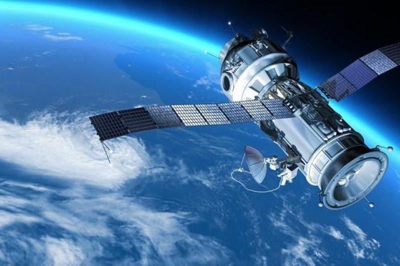Ilustrasi: Satelit SATRIA-1 akan diluncurkan untuk mendukung pemerataan akses internet publik. (Antara). - Image