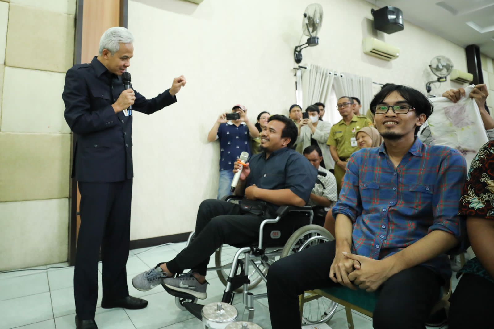 Gubernur Jawa Tengah (Jateng) Ganjar Pranowo terus mendukung pemberdayaan penyandang disabilitas di Jateng. - Image