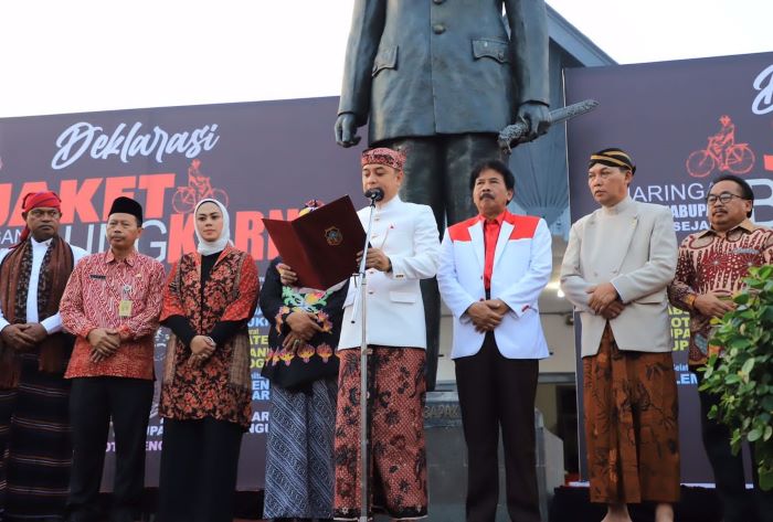 Sarasehan dan Deklarasi Jaringan Kota/Kabupaten Tapak Sejarah (Jaket) Bung Karno di Kota Blitar, Selasa (20/6). - Image
