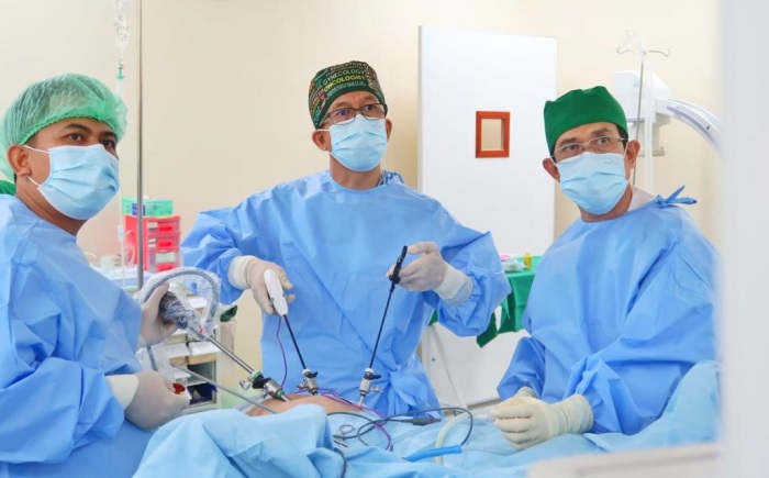 Tim dokter Obgyn Center di Mayapada Hospital Bogor sukses melakukan tindakan perdana Total Laparoscopic Hysterectomy Bilateral Salpingo-oophorectomy (TLHBSO). (Mayapada) - Image