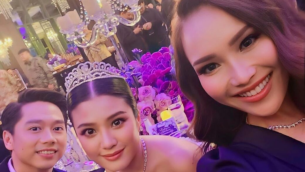 Ayu Ting Ting hadiri resepsi pernikahan Kevin dan Valencia. Foto : Instagram/@ayutingting_92. - Image