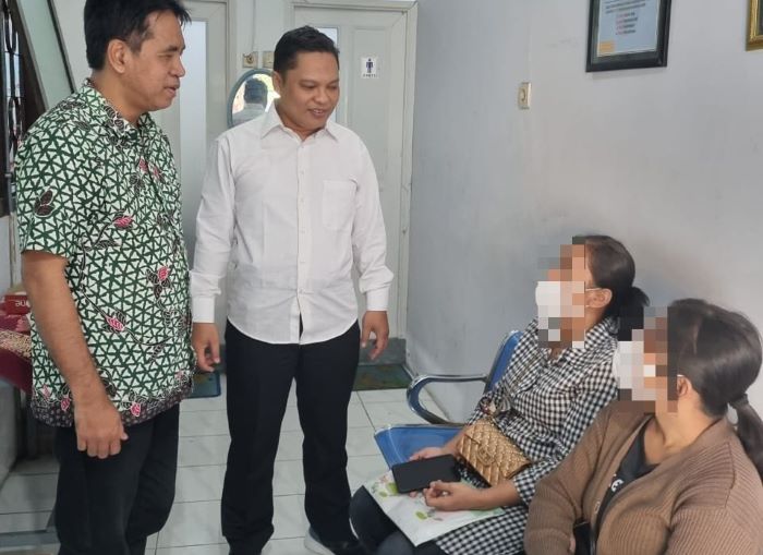 Siswa dari keluarga pramiskin keberatan dengan persyaratan bebas narkoba yang harus mengeluarkan biaya hingga ratusan ribu rupiah. - Image