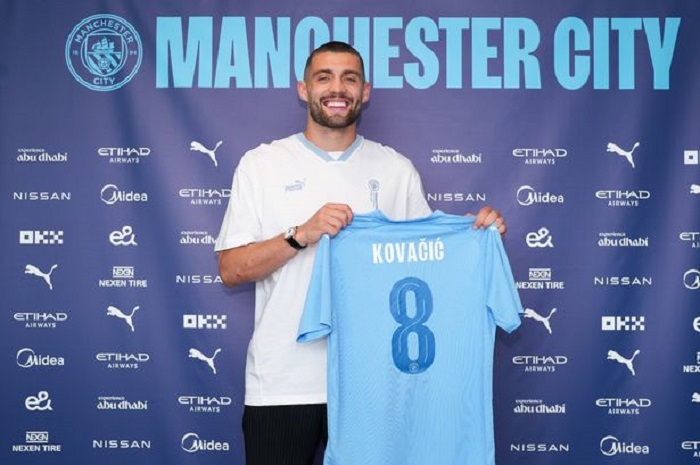 Manchester City resmi memperkenalkan Mateo Kovacic sebagai pemain baru. - Image