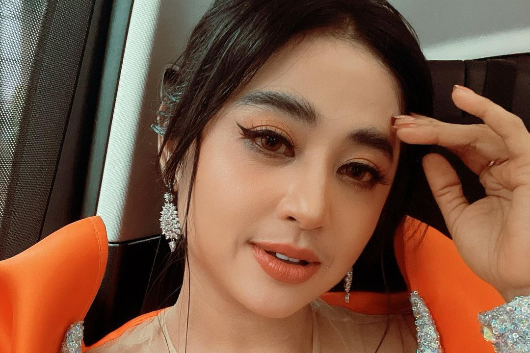 Dewi Perssik - Image