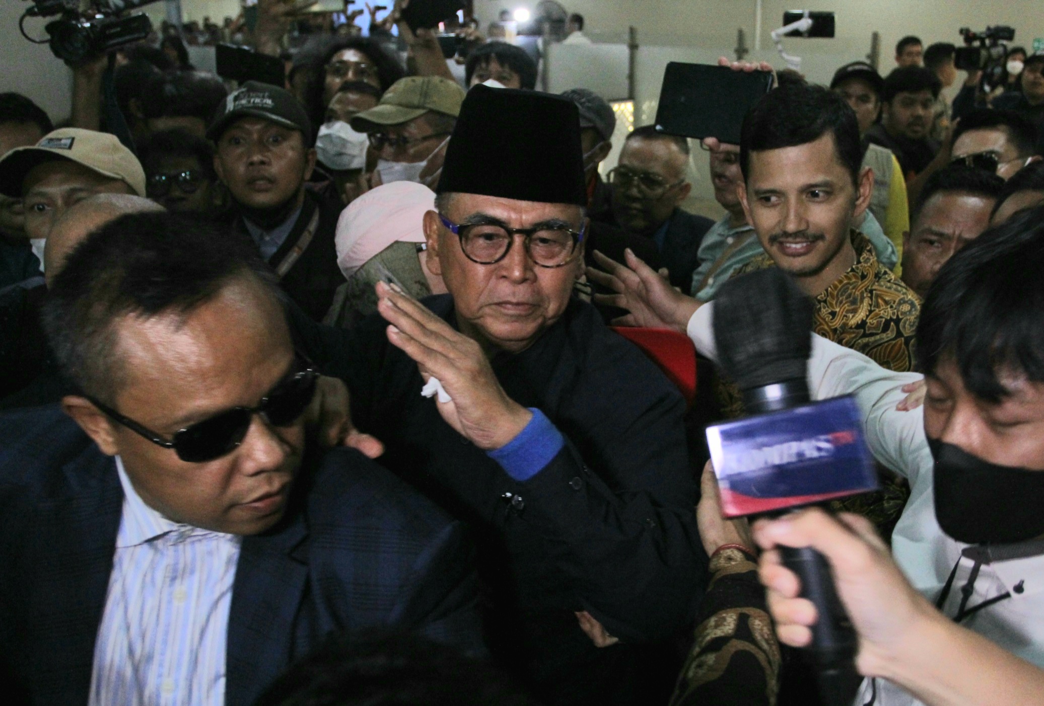 Pimpinan Ponpes Al Zaytun Panji Gumilang penuhi panggilan penyidik Dittipidum Bareskrim Polri terkait kasus dugaan penistaan agama. - Image