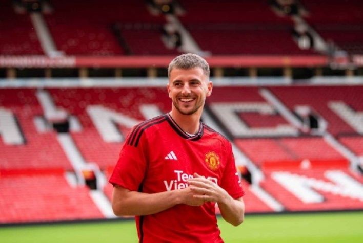 Mason Mount Diperkenalkan di Old Trafford. - Image