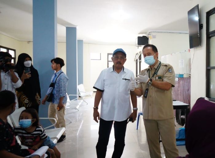 wakil Wali Kota Surabaya Armuji sidak puskesmas. - Image