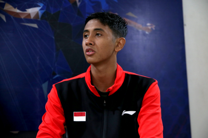 Alwi Farhan fokus memperhatikan arahan pelatih di GOR Amongrogo, Yogyakarta. (PP PBSI) - Image