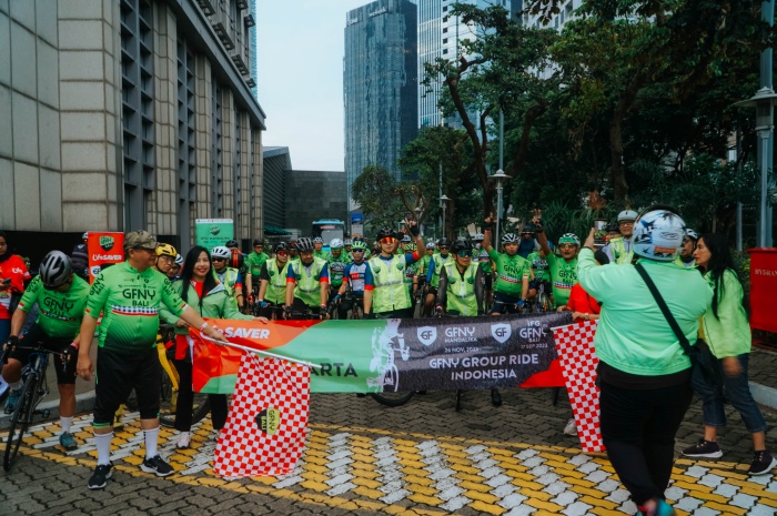 GRI atau Group Ride Indonesia menjalani seri kesembilan balap sepeda di Jakarta, Sabtu (8/7). (GFNY) - Image