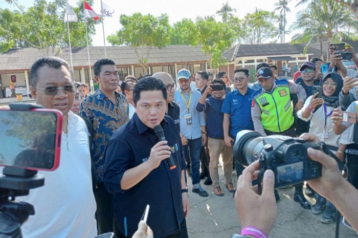 Erick Thohir saat menghadiri acara Shell Eco Marathon di Sirkuit Mandalika, Minggu (9/7). - Image