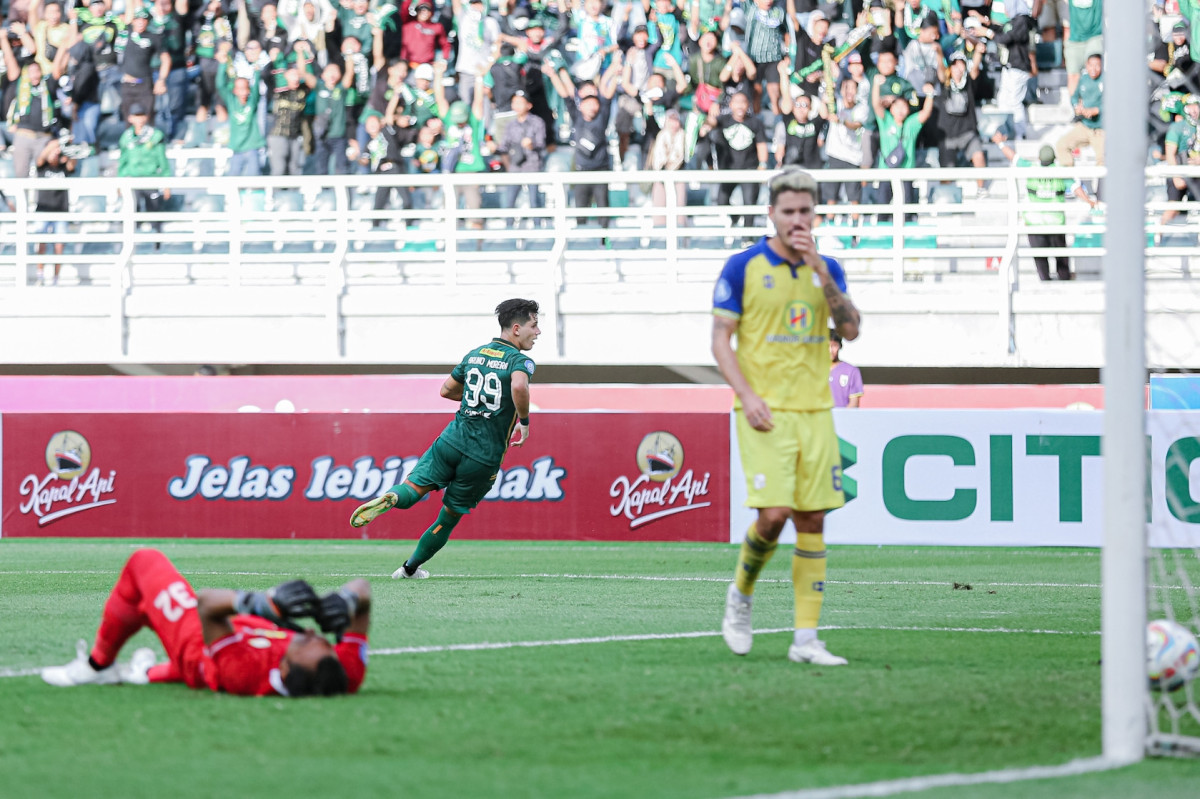 Pemain Persebaya, Bruno Moreira merayakan gol ke gawang Barito Putera (Dok Persebaya) - Image
