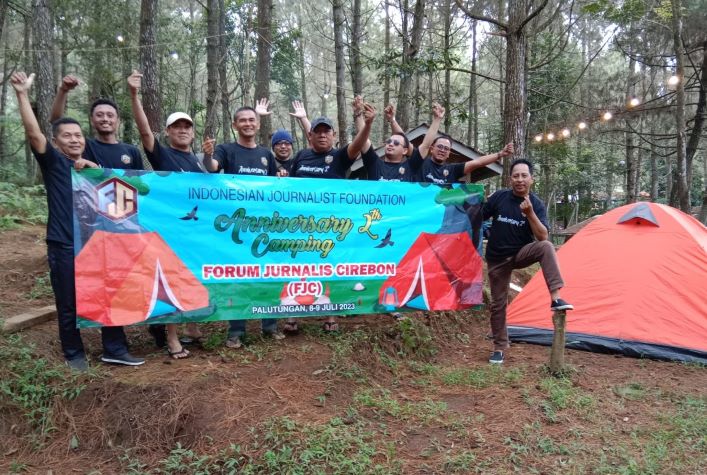 Hari ulang tahun ke-2 Forum Jurnalis Cirebon (FJC) dirayakan pada Sabtu dan Minggu (8-9/7) di Lempong Balong, Kabupaten Kuningan. - Image