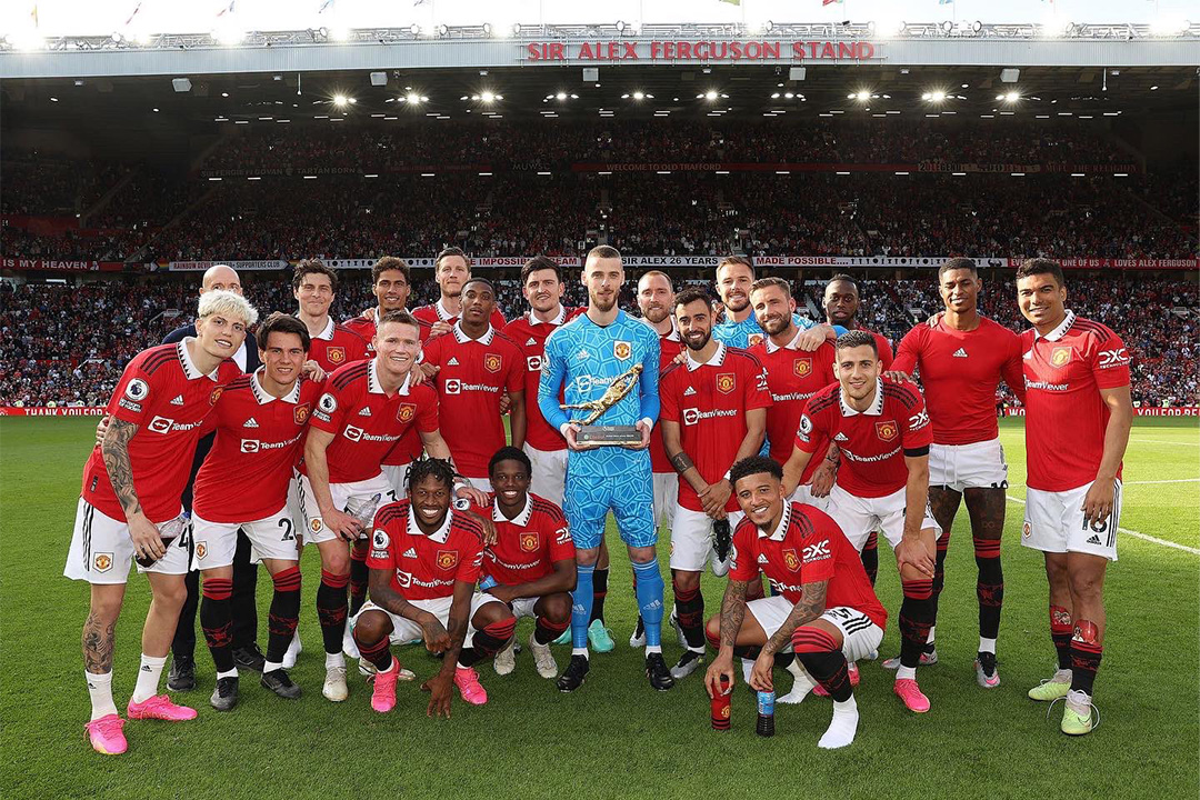 De Gea Bersama Rekan Setimnya Ketika Membela Manchester United (Sumber: Twitter @D_DeGea) - Image