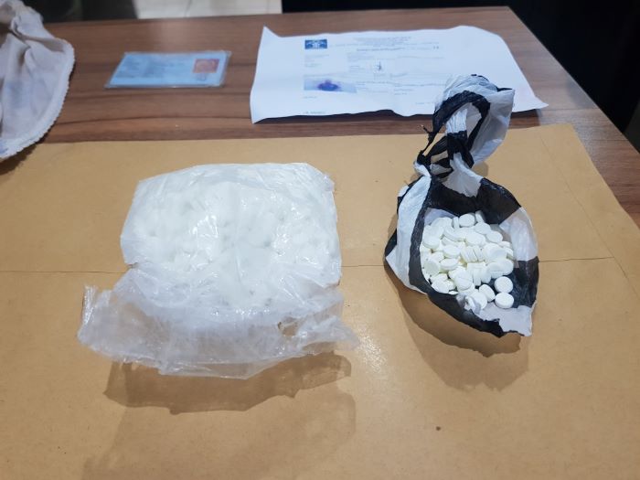 Barang bukti narkoba jenis pil double L yang disita petugas Lapas IIA Kediri. - Image
