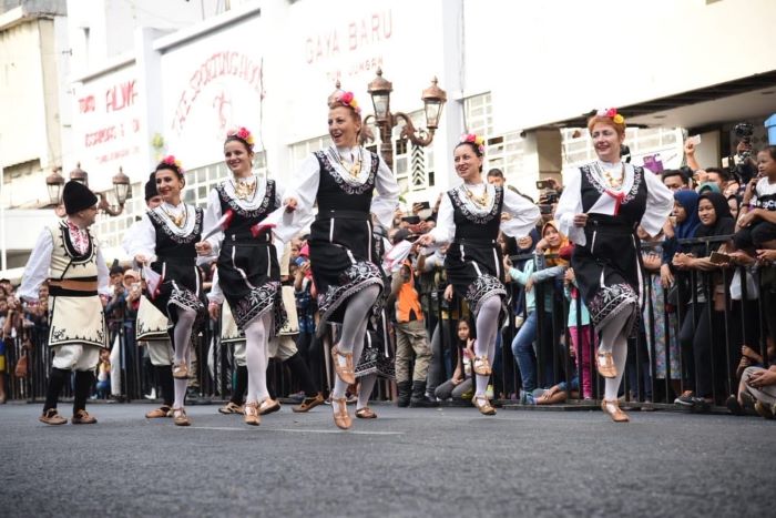 Ilustrasi Surabaya Cross Culture International Folk Art Festival (SCCIFAF) 2023. - Image
