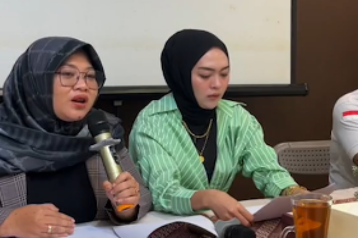 Meylisa Zaara didampingi kuasa hukumnya, Fitria, yang diunggah di Instagram. (Instagram/@meylisazaara) - Image