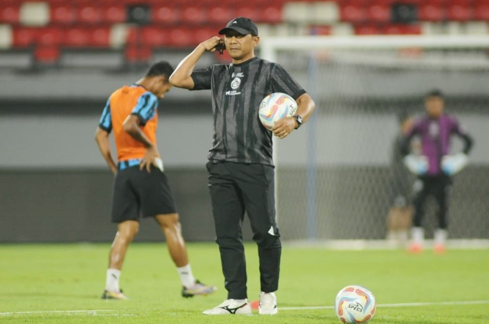 I Putu Gede memutuskan mundur menangani Arema FC setelah hasil minor hingga pekan keempat Liga 1 musim ini. - Image
