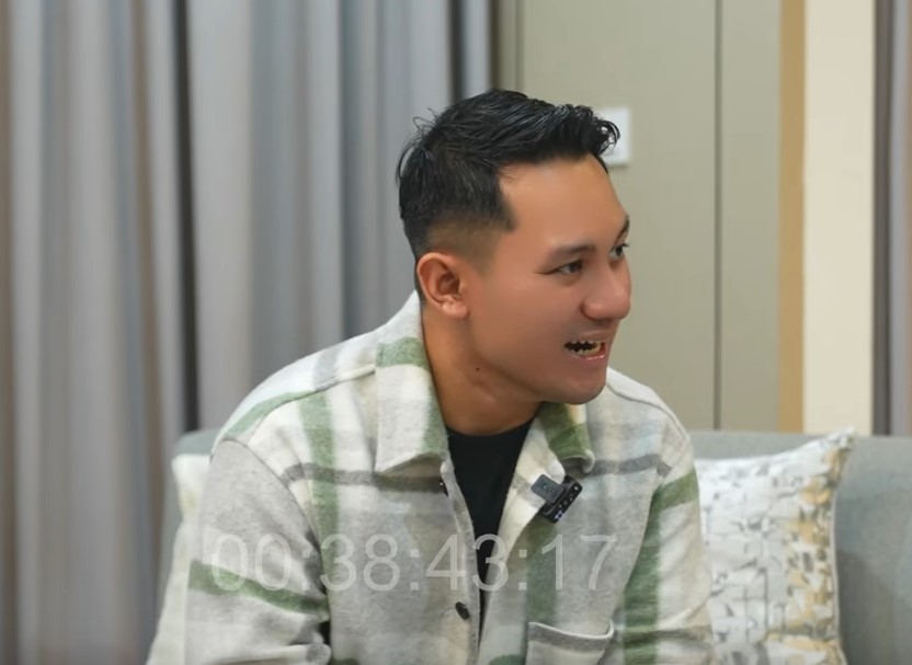 RK Atok saat memberikan klarifikasi di kanal YouTube dr. Richard Lee. - Image
