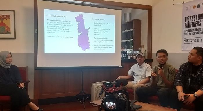 Pemaparan perambahan hutan demi kebun sawit di Suaka Margasatwa Rawa Singkil, Aceh. - Image
