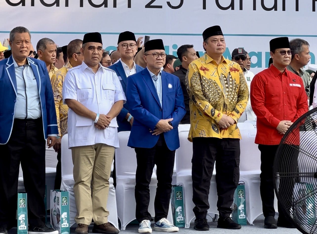 Ketua Umum Partai Amanat Nasional (PAN), Zulkifli Hasan atau Zulhas turut hadir di syukuran Hari Lahir (Harlah) ke-25 PKB. - Image
