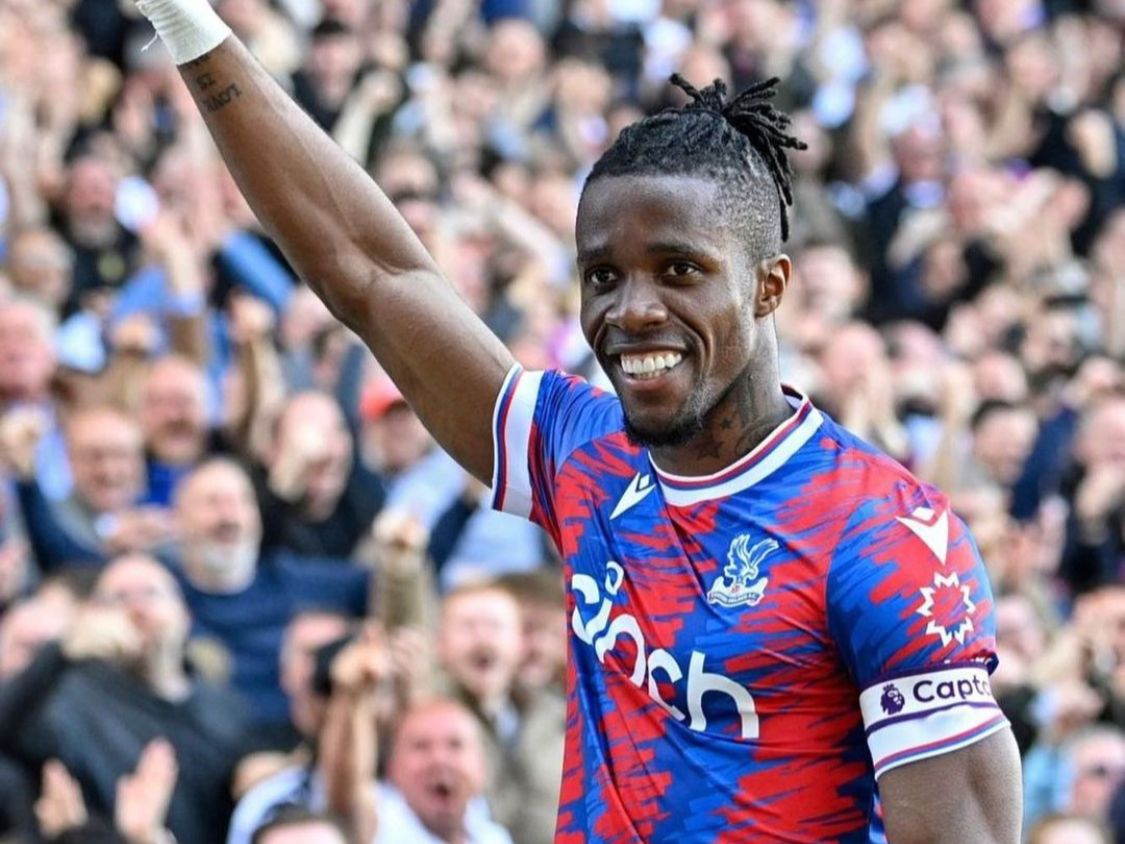 Wilfried Zaha akan bergabung dengan Galatasaray setelah 8 tahun bermain untuk Crystal Palace (@wilfriedzaha) - Image